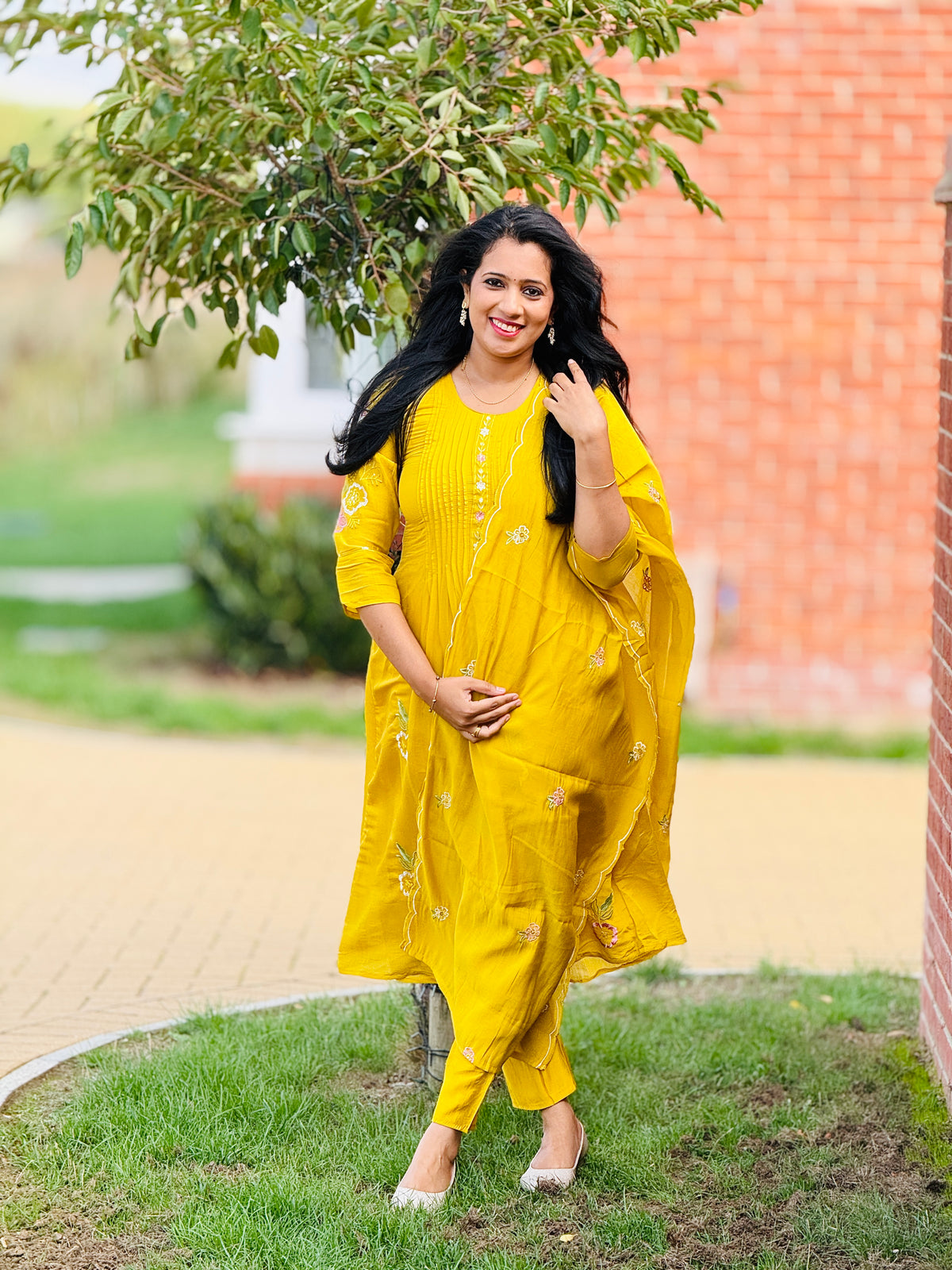 Yellow Mul Chanderi Anarkali Set – view 3 of 5