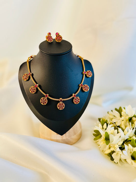 QJ143- Small Flower Necklace