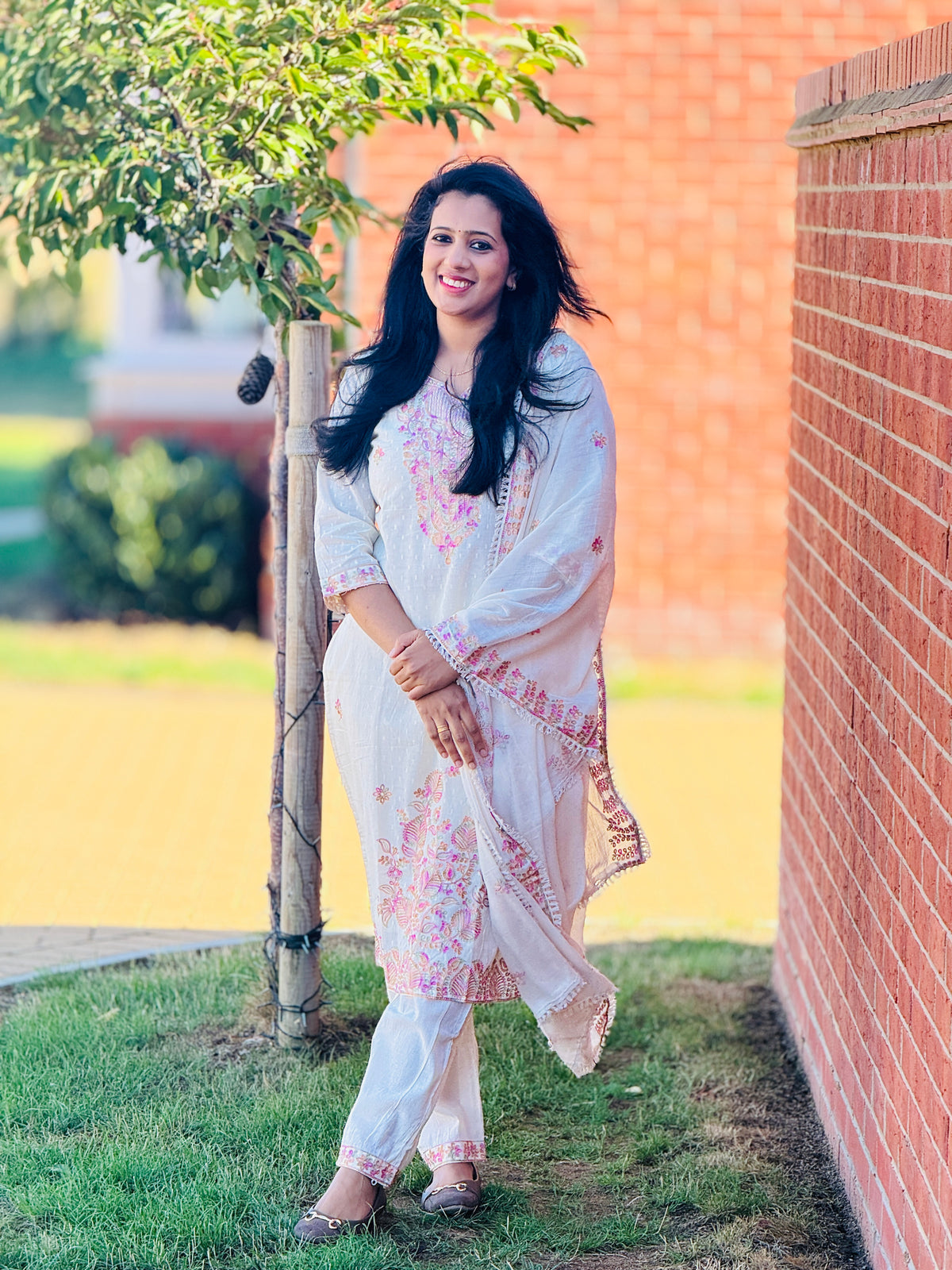 Dhobby Cotton Off-White Salwar Set – view 3 of 4