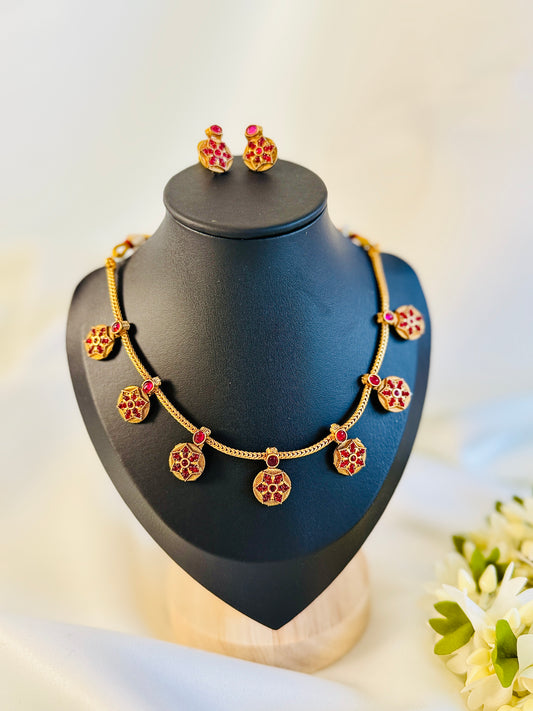 QJ143- Small Flower Necklace