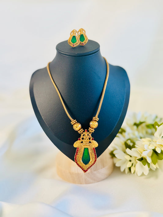 QJ170- Nagapadam Pendant Necklace Green