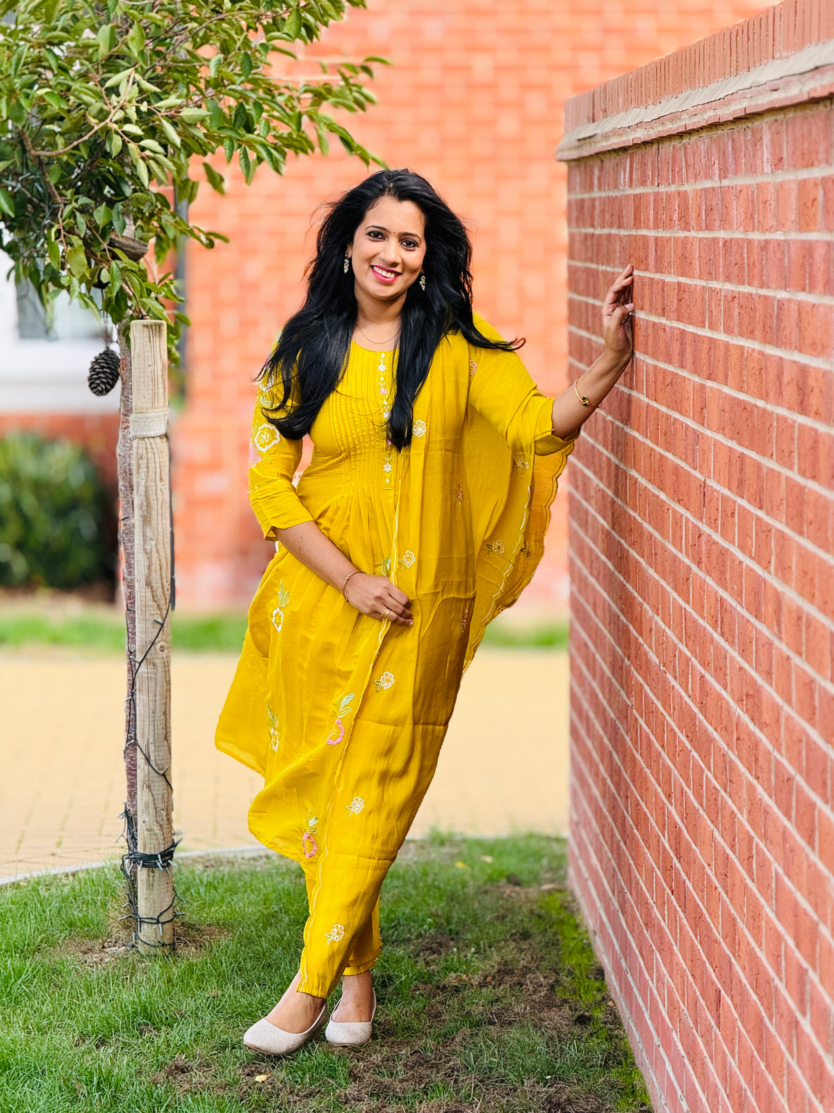 Yellow Mul Chanderi Anarkali Set – view 5 of 5