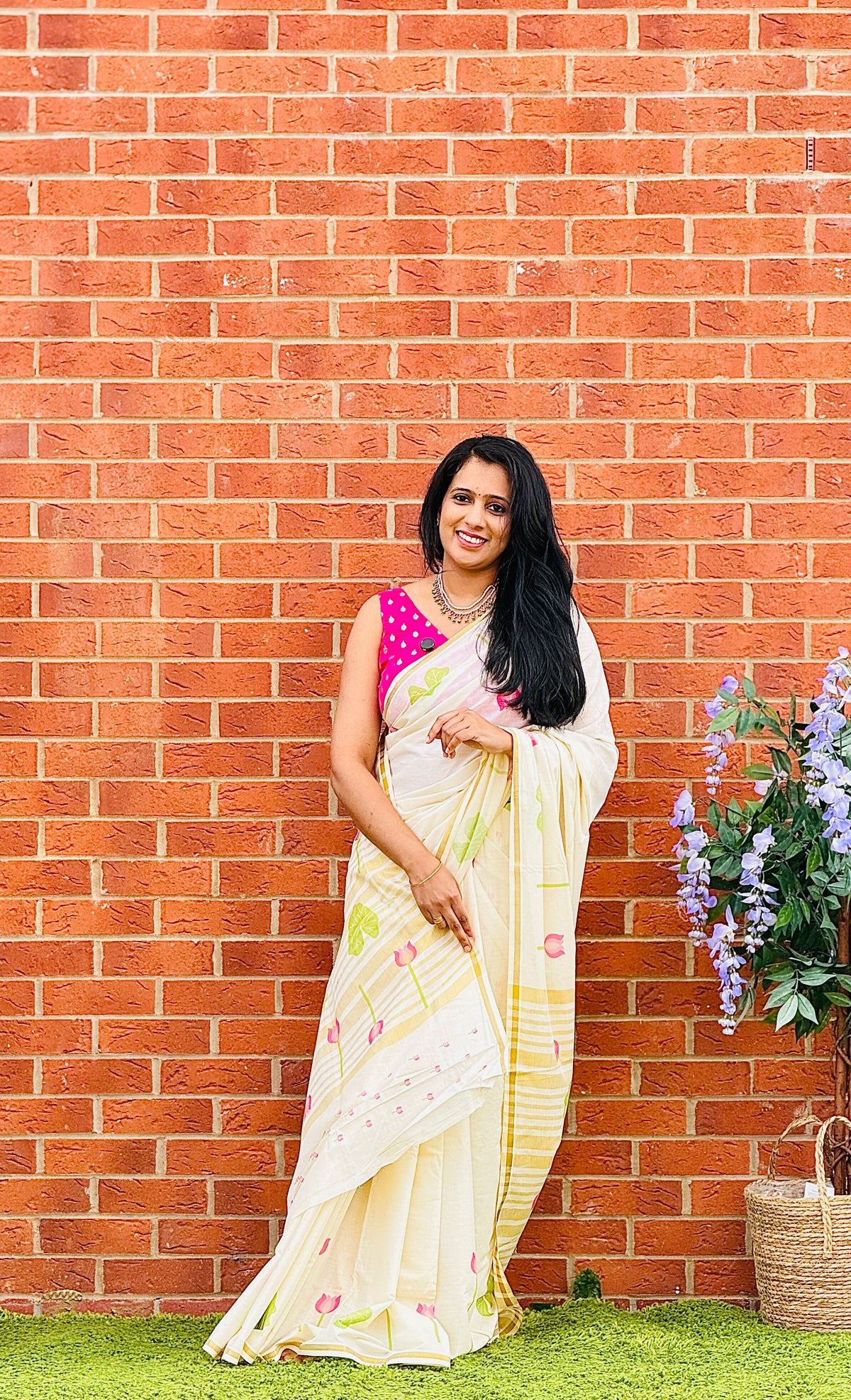 Lotus Printed Thin Kara Saree