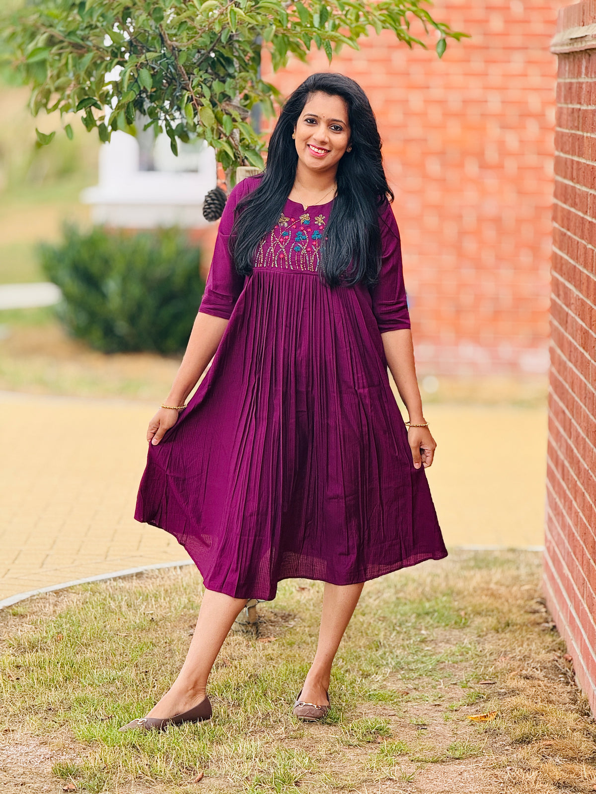Vetrican Wine Pleated Kurta – view 3 of 4