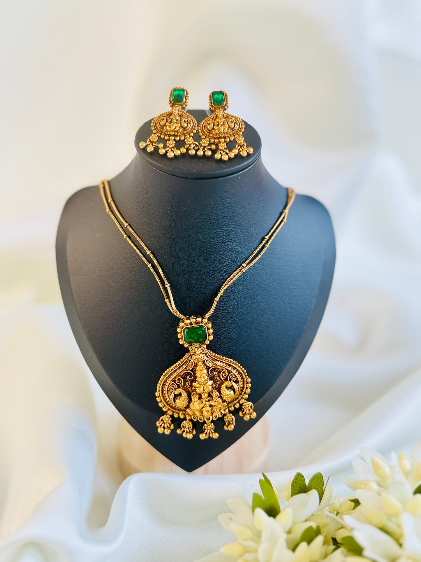 QJ127-Lekshmi Prndant Necklace- Green