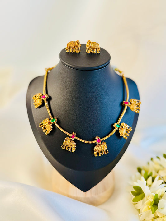 QJ140-Small Elephant Necklace