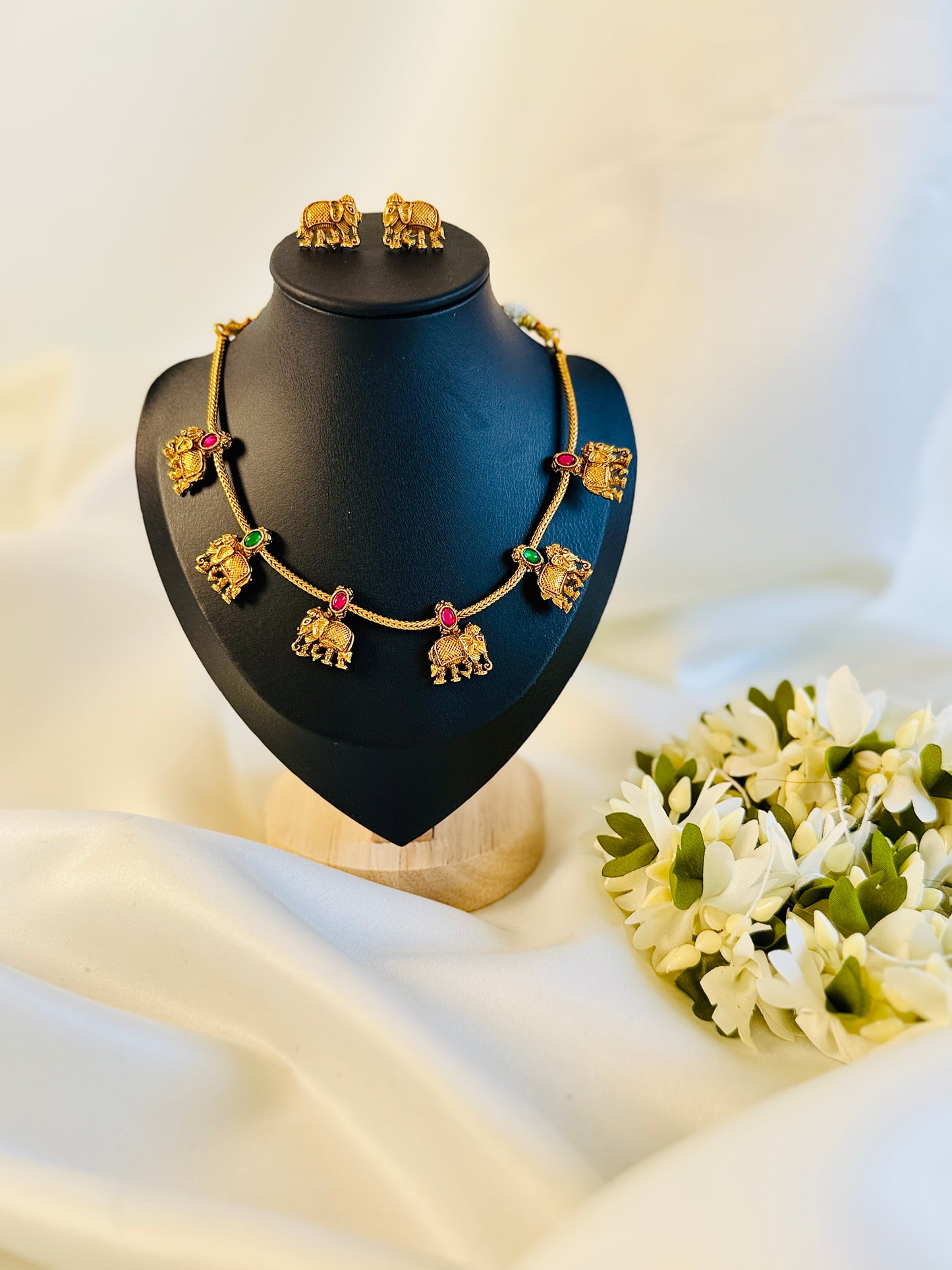 QJ140-Small Elephant Necklace