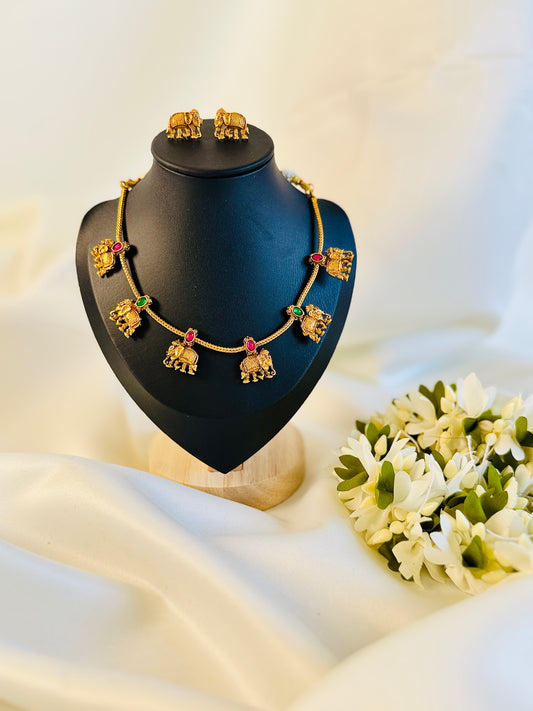 QJ140-Small Elephant Necklace