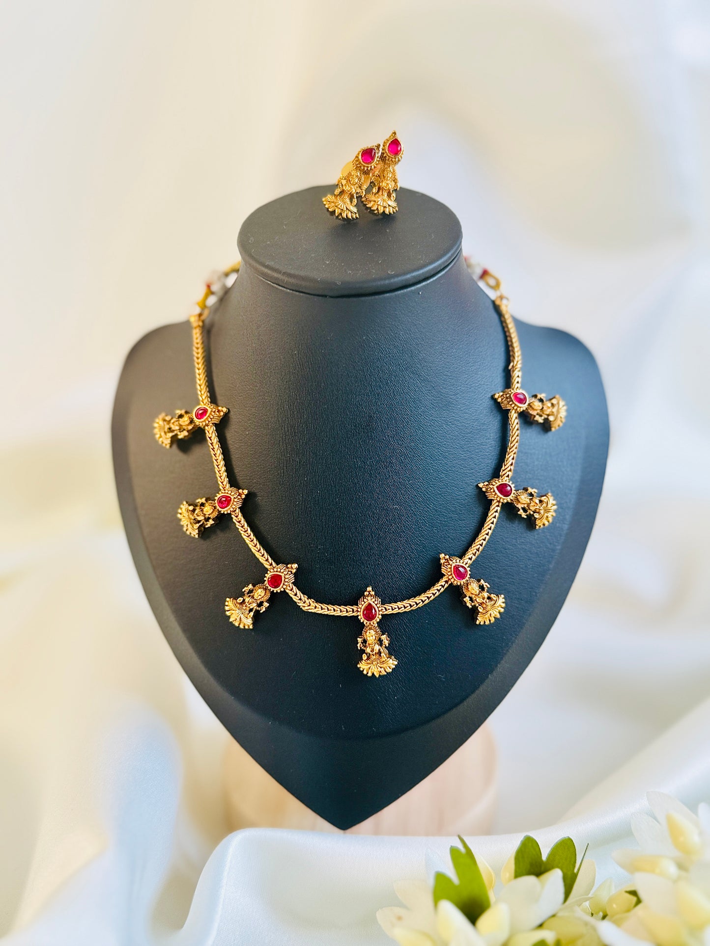 QJ126- Small Lekshmi Necklace