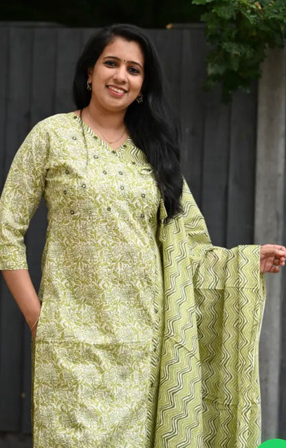 QS089-Partywear Aghranga Style Straight Cut Salwar Set