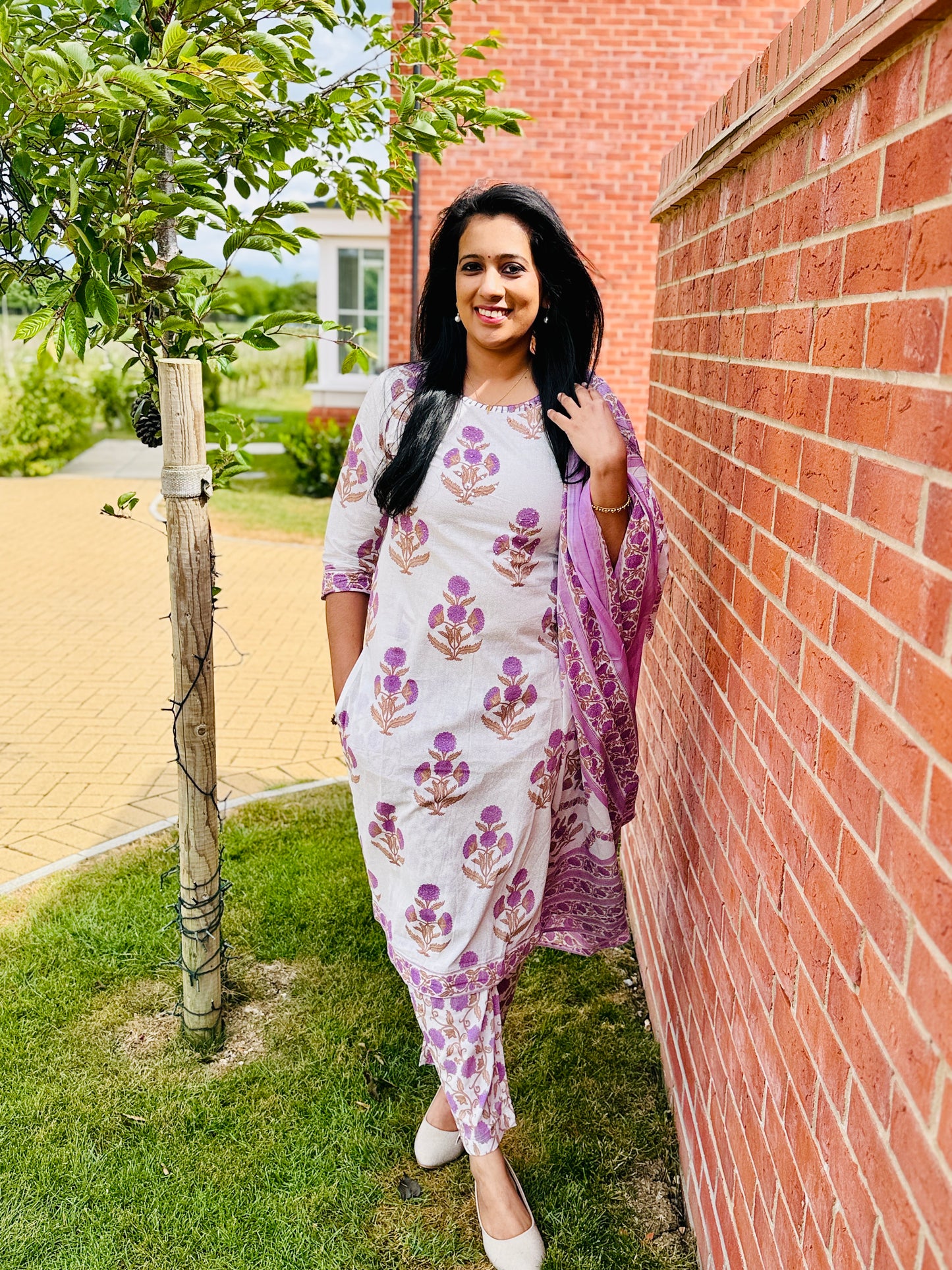 QS385-White & Lavender Cotton Salwar