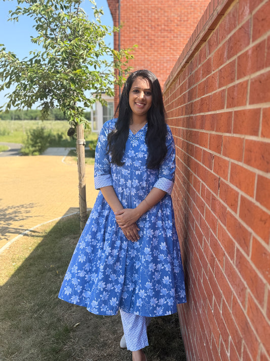 QS612-Blue & White Cotton Panel Cut Coord Set